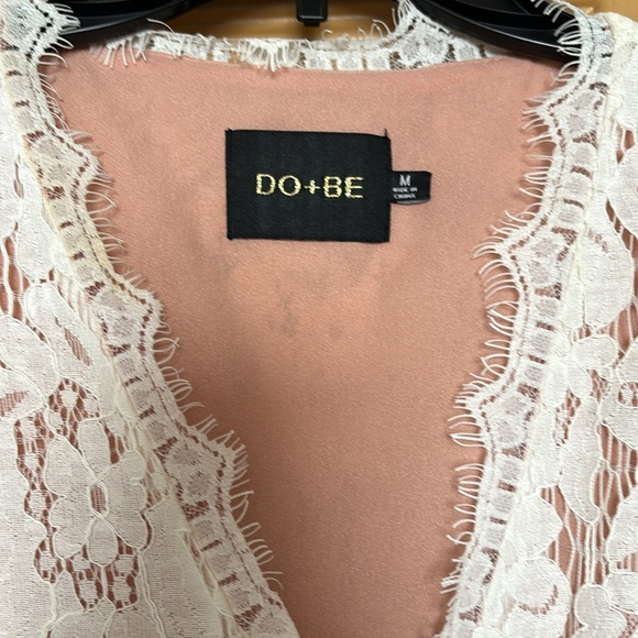 Lacy cream strapless dress - Picture 2 of 4